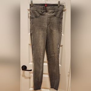 Women's great condition SPANX denim distressed denim/jean leggings. Size small.